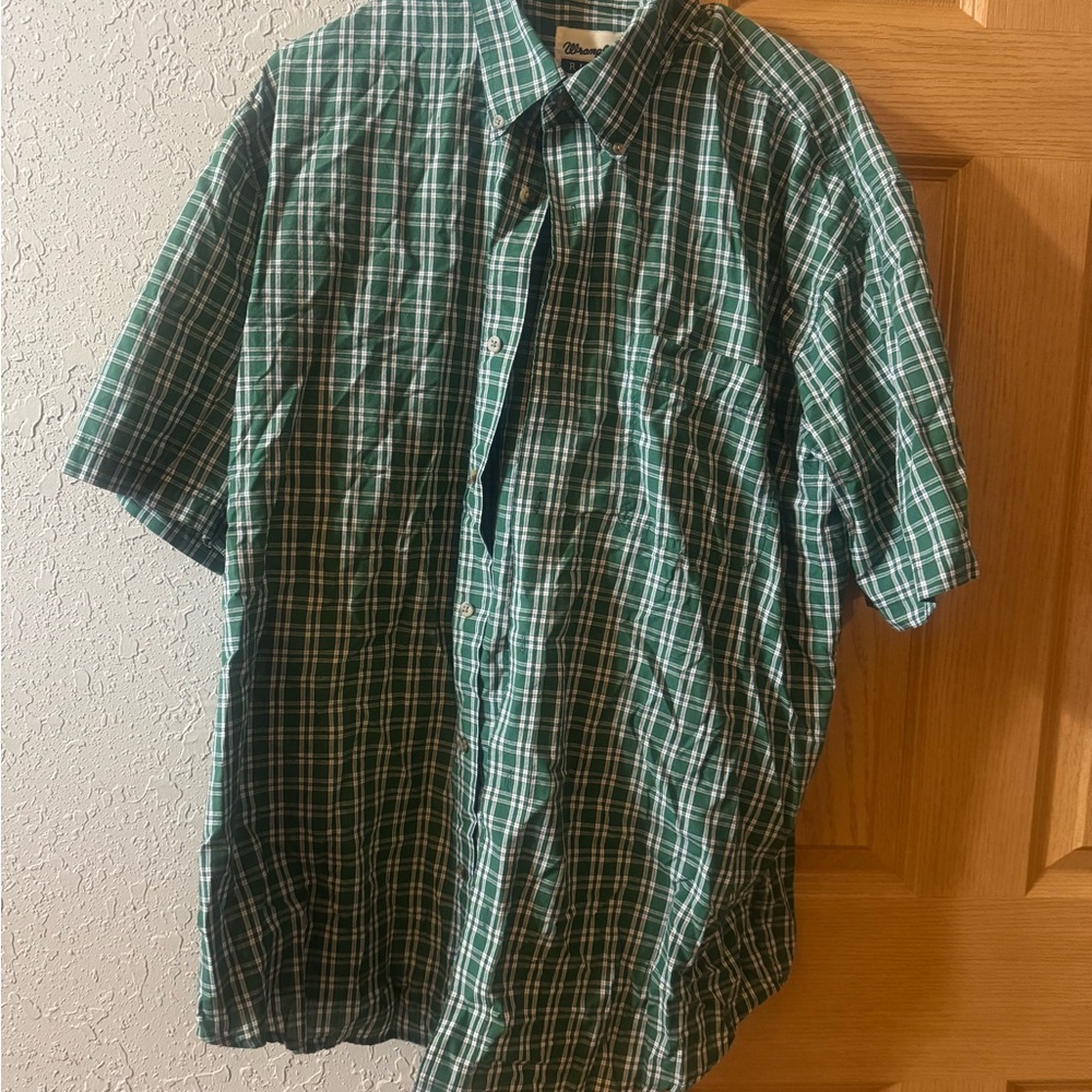 Wrangler Men's Green Checkered Button Down Shirt
